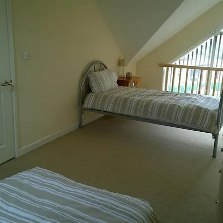 Your Travel Stop At Craggside Apartment